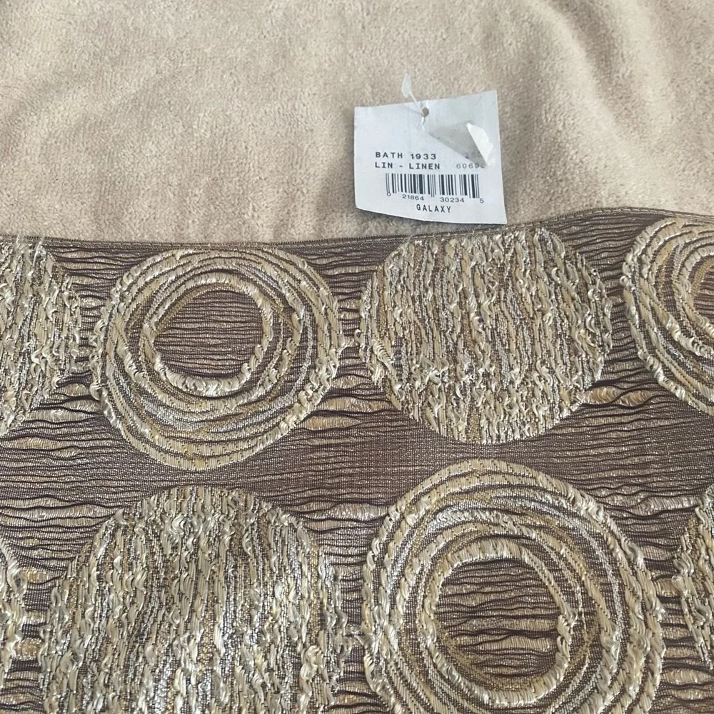New Avanti Linens 1933 with Galaxy design Bath Towel 27”x 50